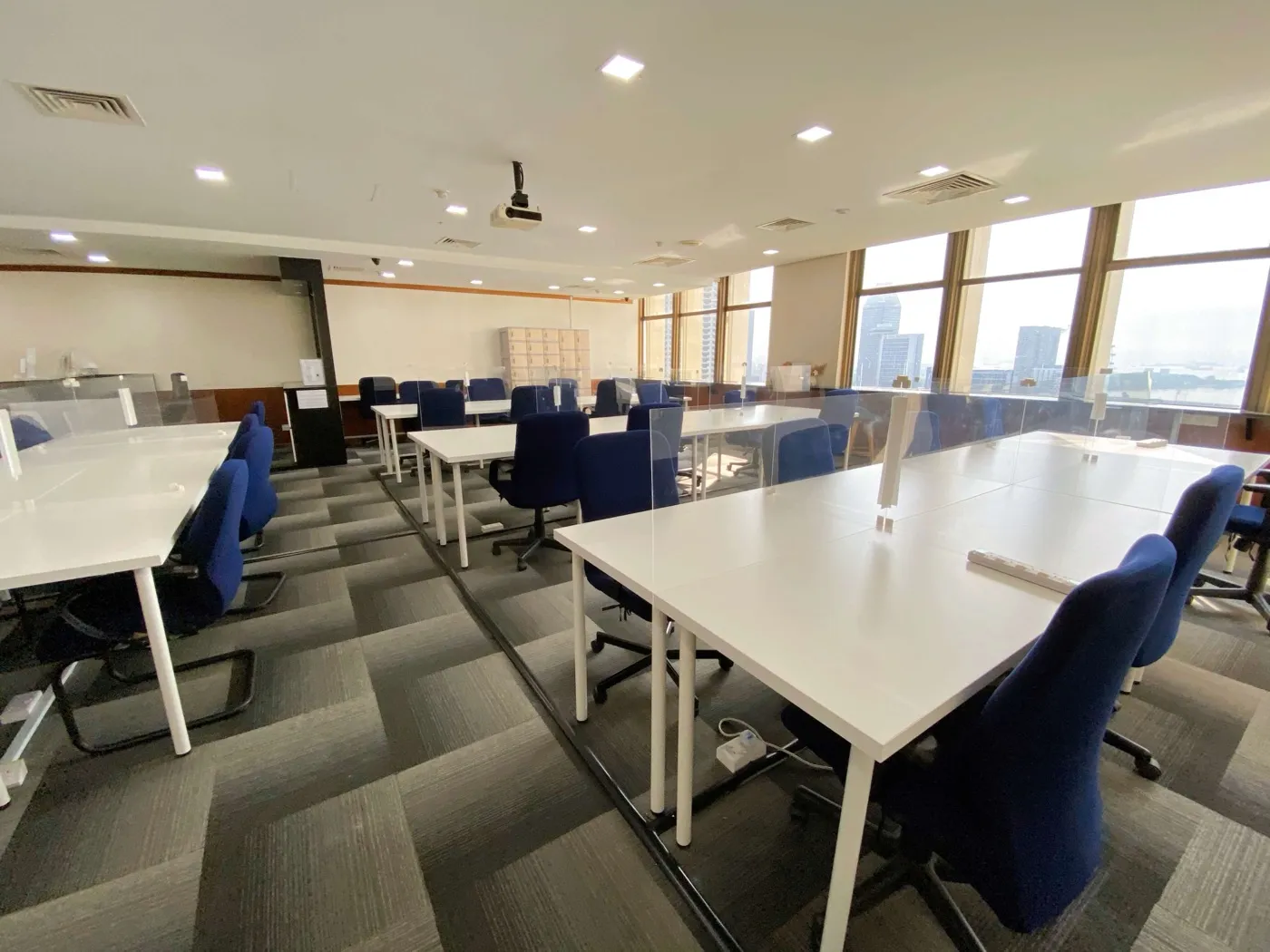 Business center 111, North Bridge Road Rent office 111, North Bridge Road — photo 1