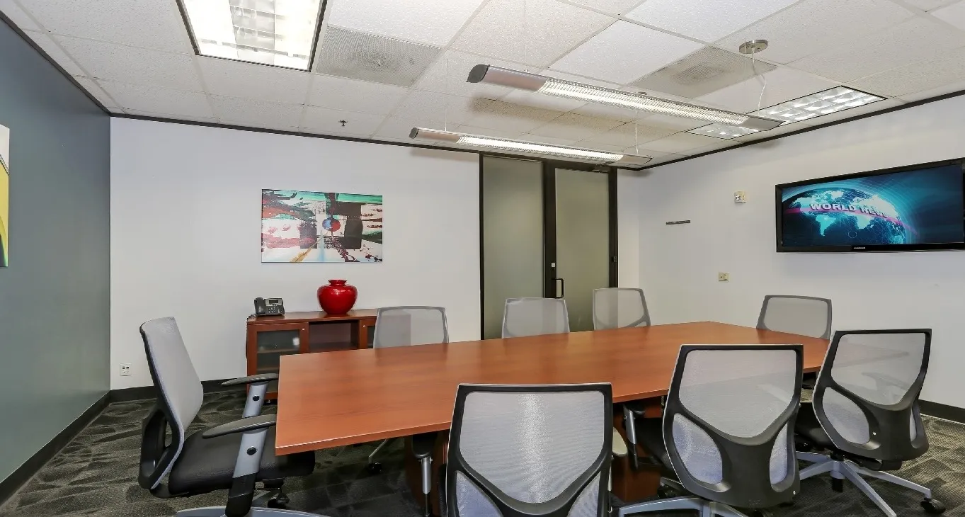 Business center River Oaks Tower River Oaks Tower — photo 19 of 20