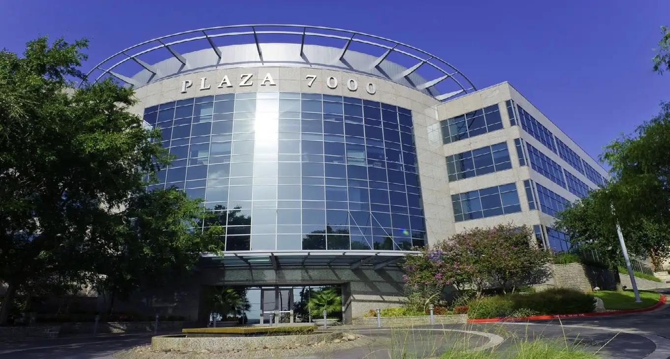 Plaza 7000 — photo 11 of 20