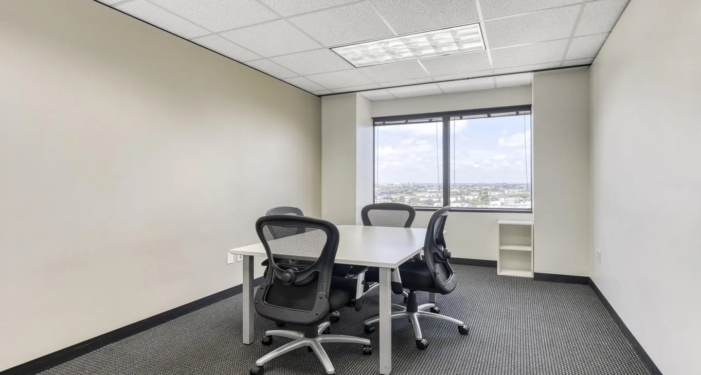 İş merkezi Capital One Building Capital One Building — photo 7 of 18