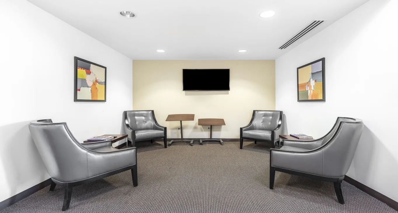 Business center Mixed-use building · Aware · 20–700 m² Private office — Mixed-use building · Aware · 20–700 m²