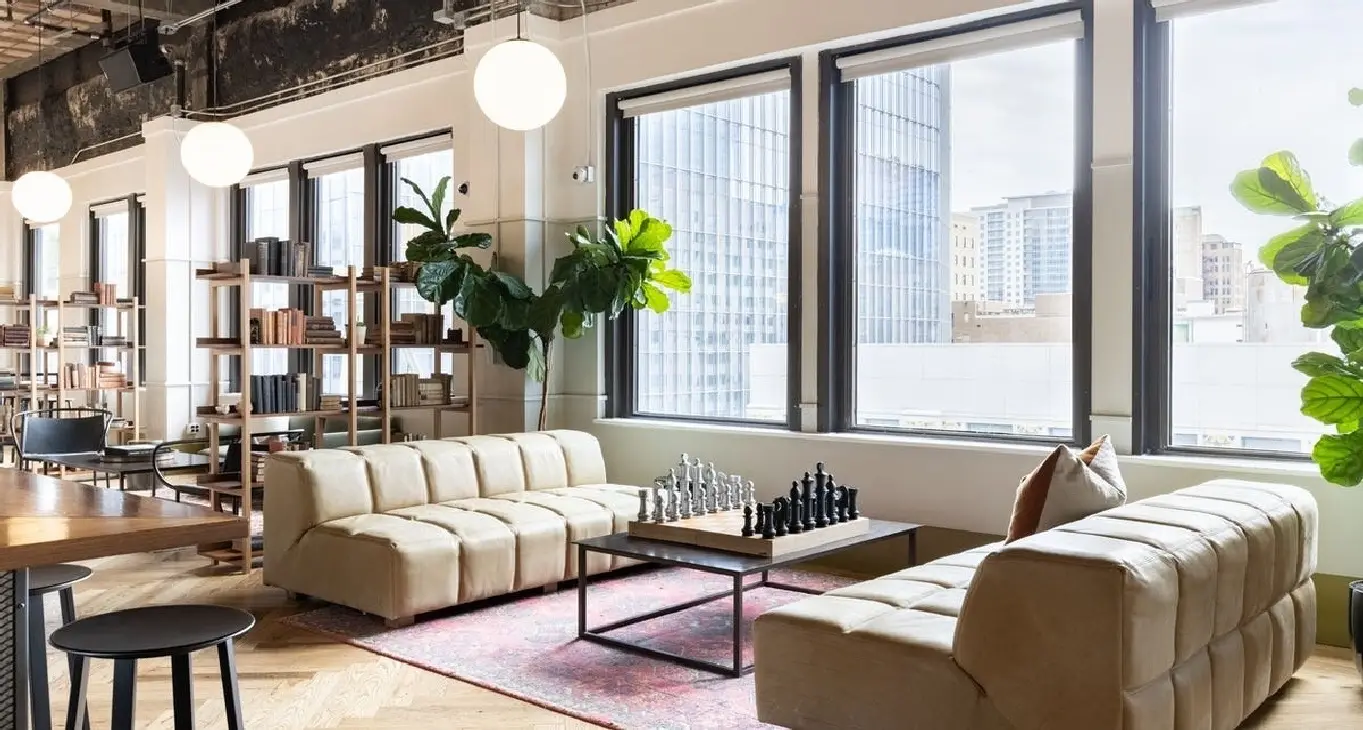 Serviced Offices in Houston: Furnished Suites and When They Beat a Lease