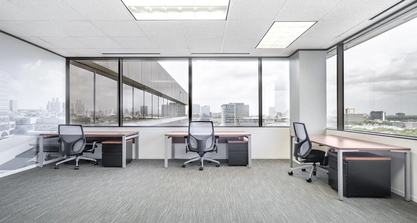 Business center River Oaks Tower Private office — River Oaks Tower