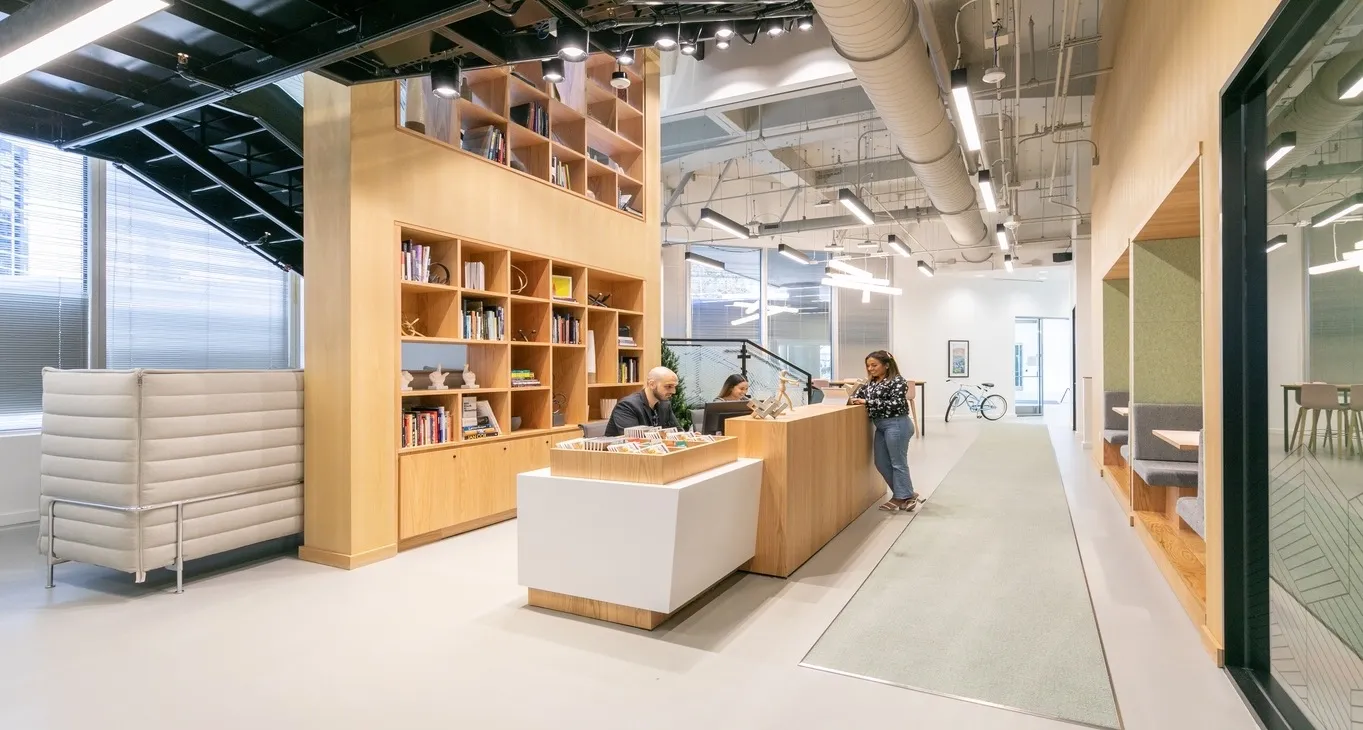 Business center Two Post Oak Central Two Post Oak Central — photo 4 of 19