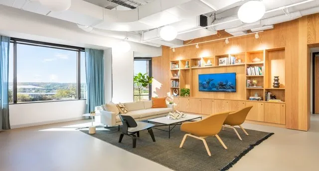 Private office — 111 Congress Avenue