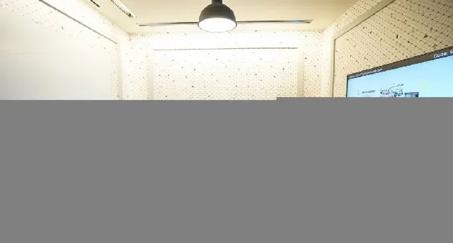 Private office — 11801 Domain Boulevard