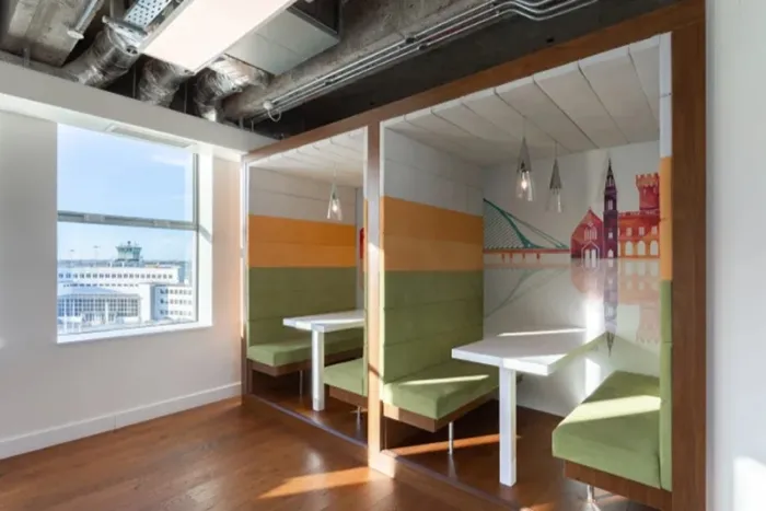 Pejabat persendirian — 5005 Texas Street