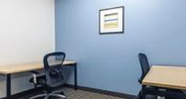 Private office — 2425 West Loop South