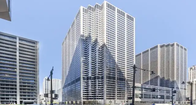 30 South Wacker — photo 2 of 8
