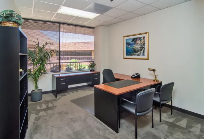 Pejabat persendirian — 11440 West Bernardo Court