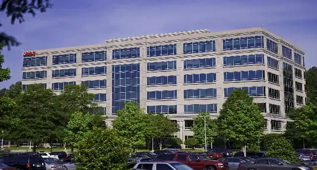 555 North Point Center East — photo 5 of 8