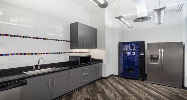 564 West Randolph Street — photo 4 of 6