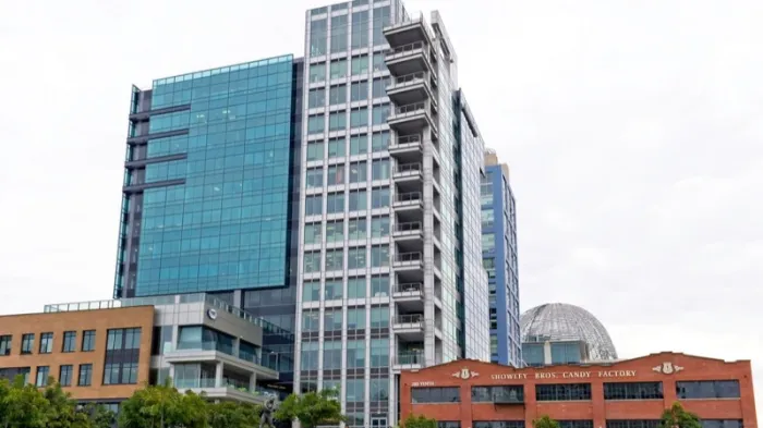 Diamondview Tower — photo 9 of 10