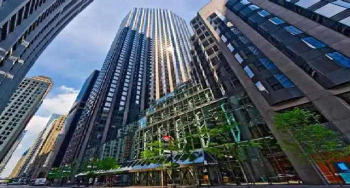 70 West Madison — photo 4 of 8