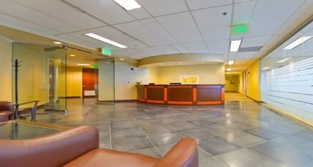 独立办公室 — 999 18th Street, Suite 3000