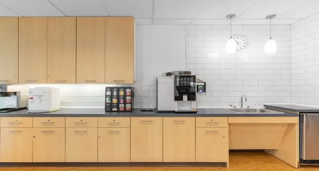 Grade A office · Bole · 350 m² — photo 4 of 9