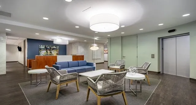 개인 사무실 — Highland Park Place