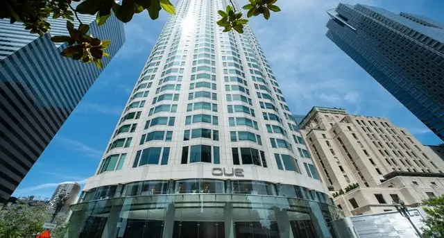 US Bank Tower — photo 2 of 5